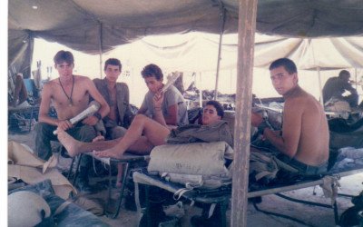 תמונה באוהל בצבא