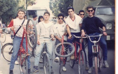 עם החברה על האופניים